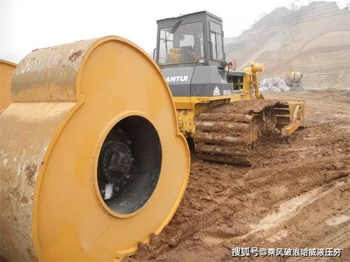 冲击碾压施工 利用铲车牵引冲击压路机增强路基强度的实践指南